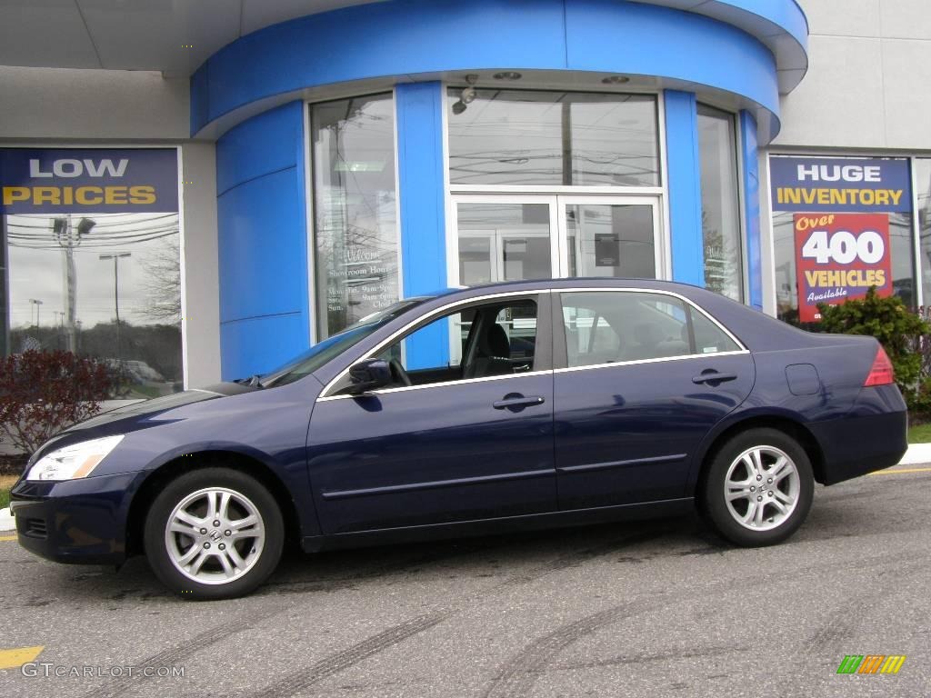 2006 Accord SE Sedan - Royal Blue Pearl / Gray photo #3