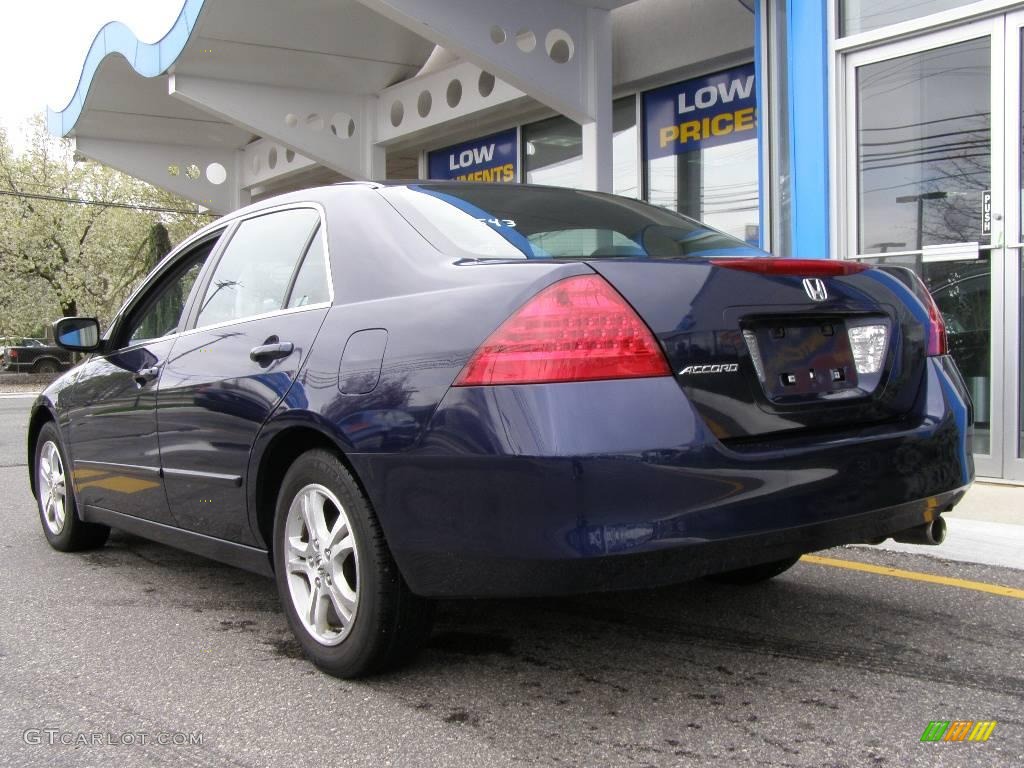 2006 Accord SE Sedan - Royal Blue Pearl / Gray photo #4