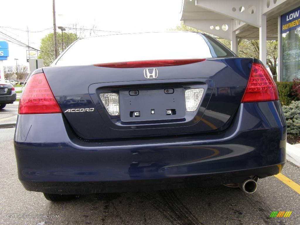 2006 Accord SE Sedan - Royal Blue Pearl / Gray photo #5