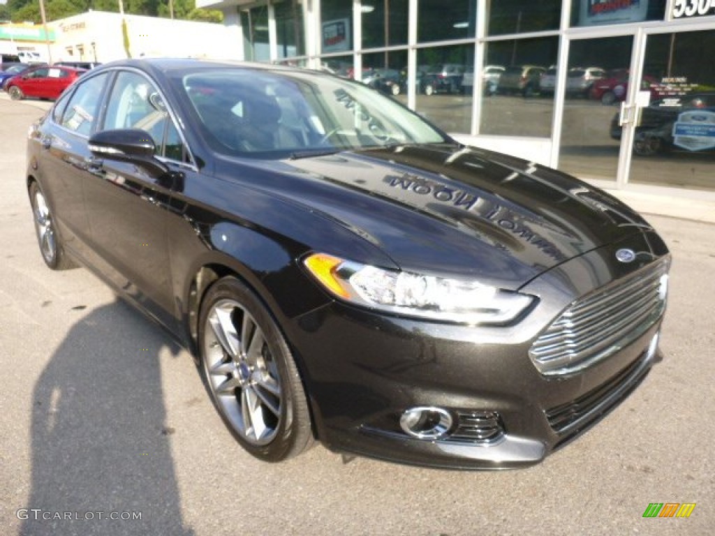 2013 Fusion Titanium - Tuxedo Black Metallic / Charcoal Black photo #2