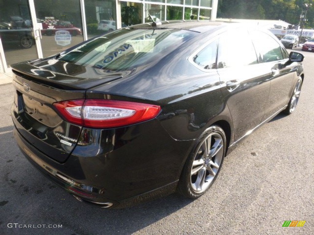 2013 Fusion Titanium - Tuxedo Black Metallic / Charcoal Black photo #5