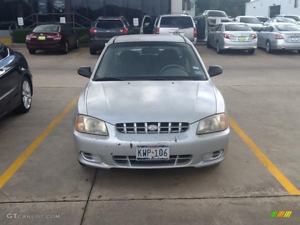 2001 Accent GL Sedan - Silver Mist / Gray photo #1