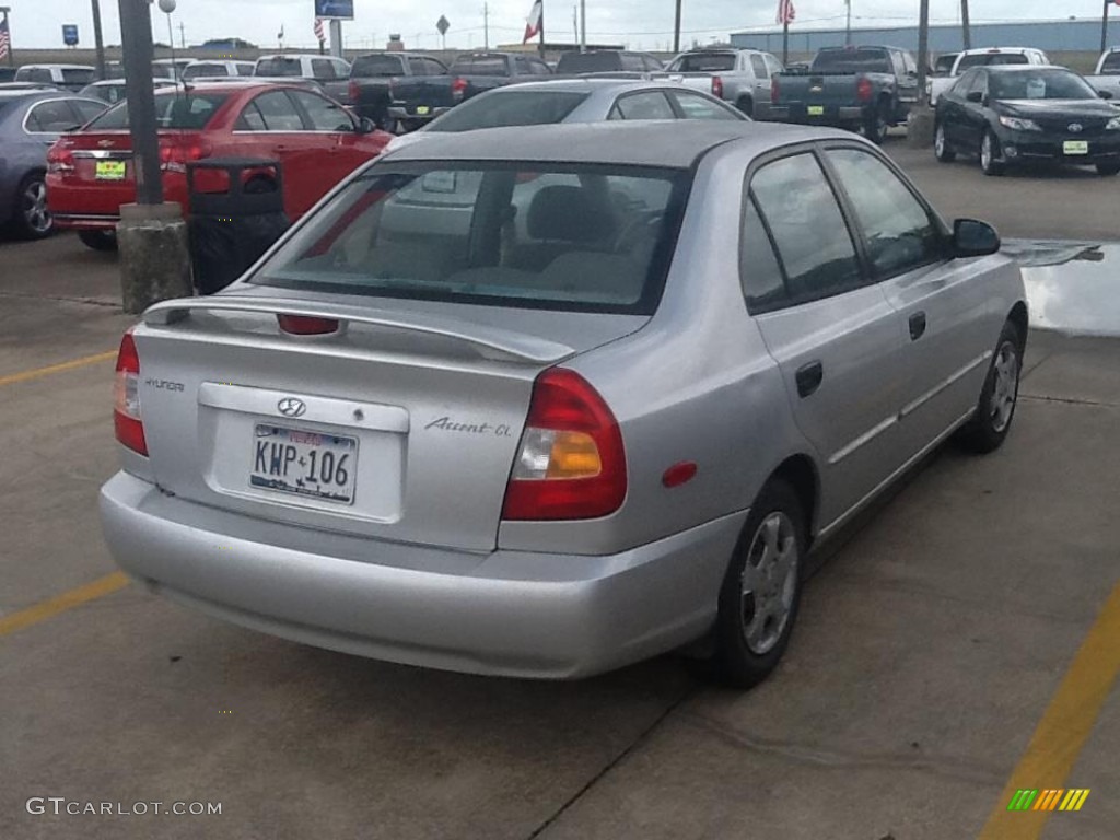 2001 Accent GL Sedan - Silver Mist / Gray photo #2