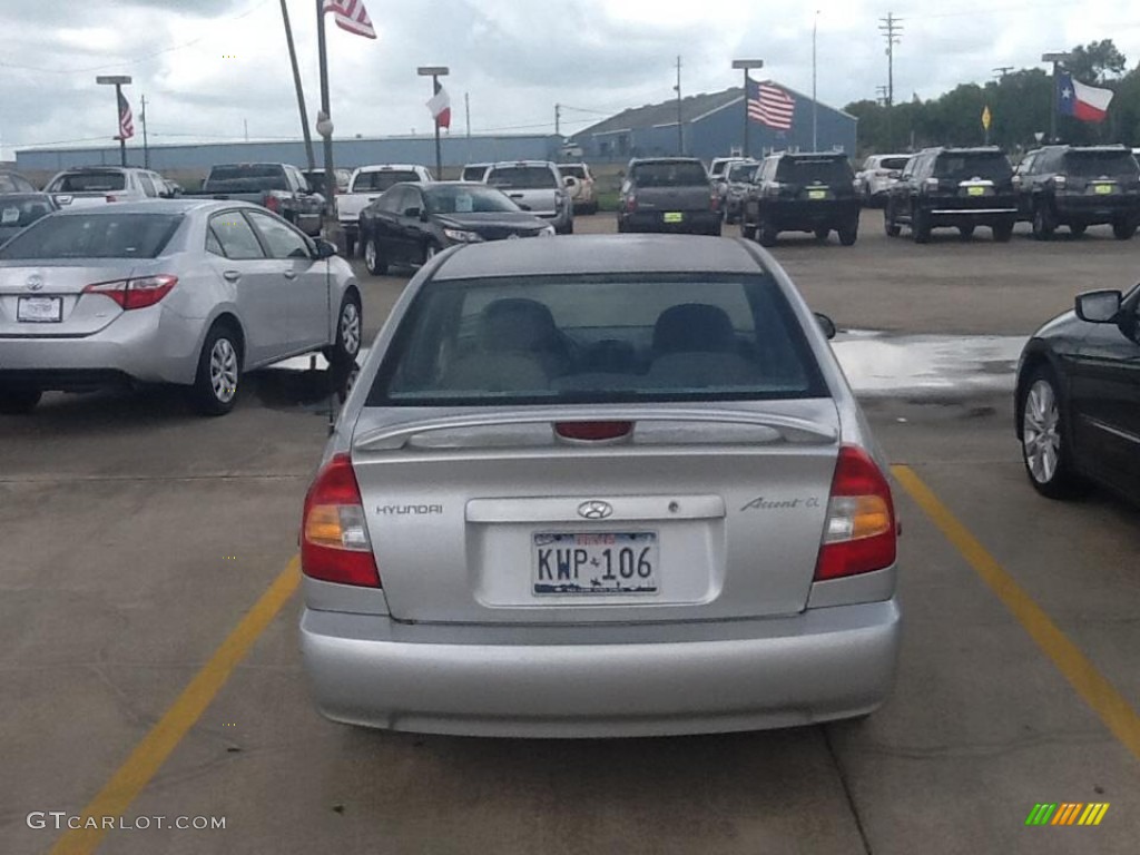 2001 Accent GL Sedan - Silver Mist / Gray photo #3
