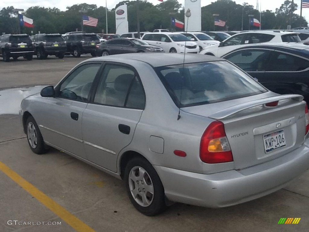 2001 Accent GL Sedan - Silver Mist / Gray photo #4