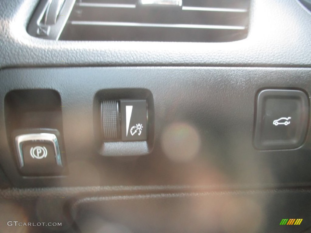 2014 Impala LS - Champagne Silver Metallic / Jet Black/Dark Titanium photo #17