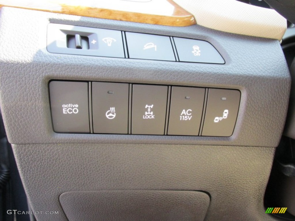 2016 Hyundai Santa Fe Limited AWD Controls Photos