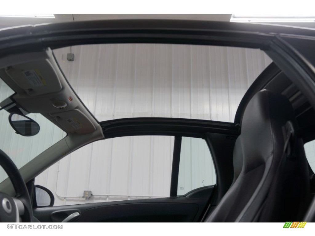 2009 fortwo passion cabriolet - Deep Black / Design Beige photo #25