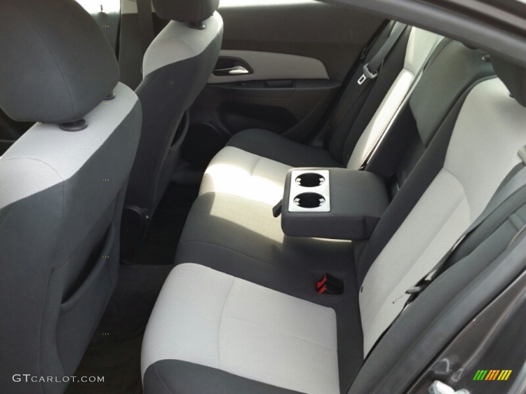 2011 Cruze LS - Taupe Gray Metallic / Jet Black/Medium Titanium photo #11