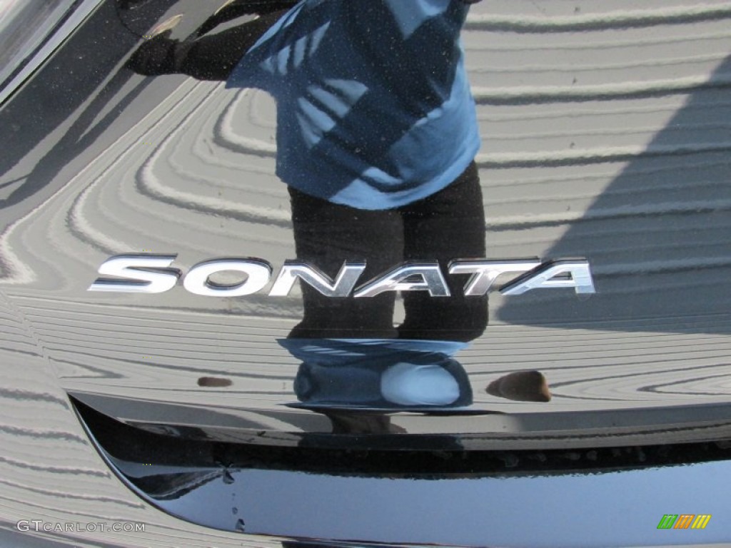 2016 Sonata Hybrid Limited - Eclipse Black / Beige photo #14
