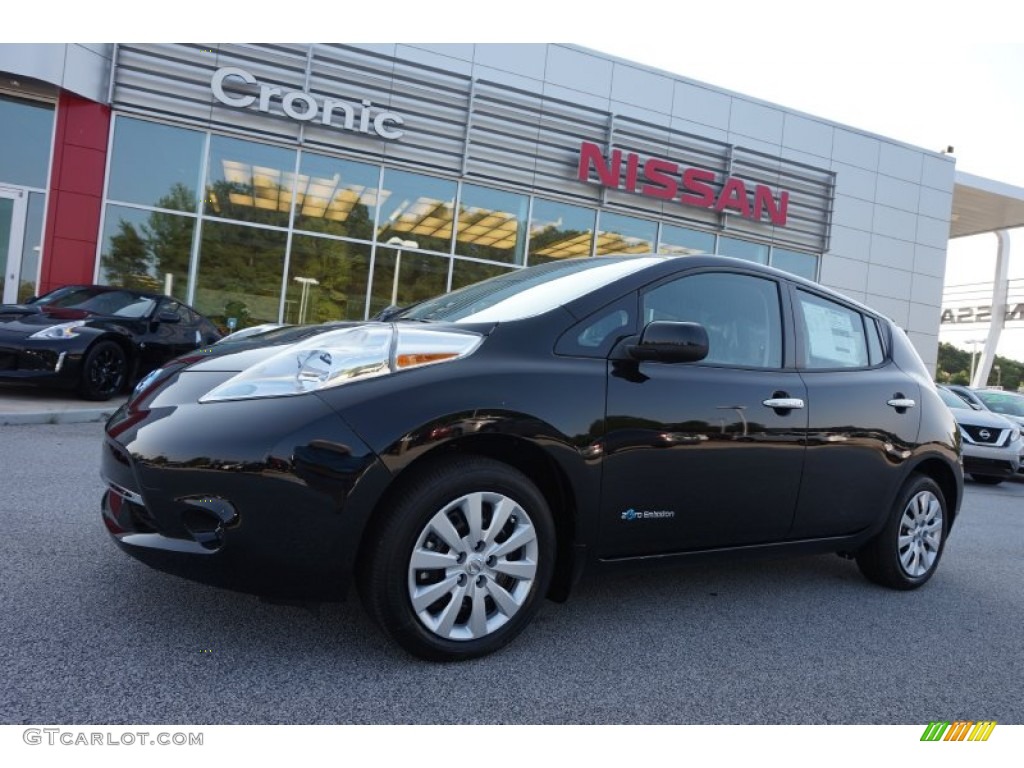 Super Black Nissan LEAF