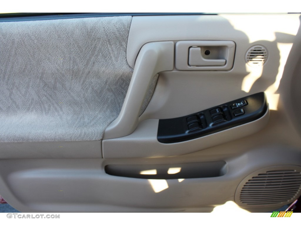 2004 Isuzu Rodeo S 4WD Beige Door Panel Photo #106624714