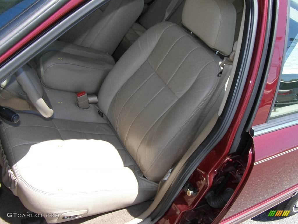 2004 Grand Marquis GS - Dark Toreador Red Metallic / Medium Parchment photo #10