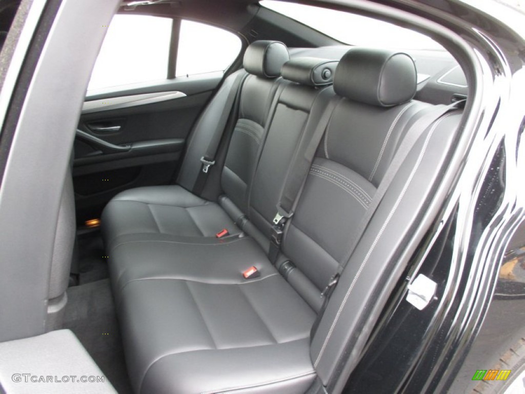 Black Interior 2016 BMW 5 Series 550i xDrive Sedan Photo #106626370