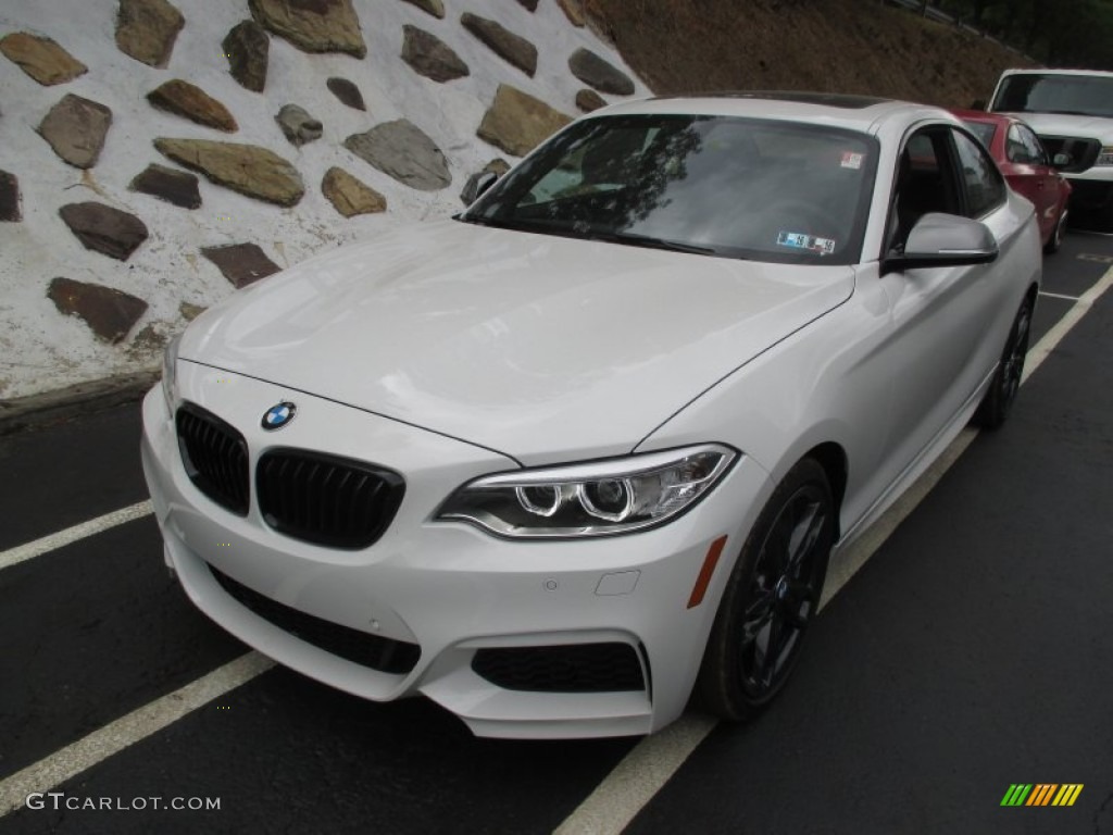 2016 M235i xDrive Coupe - Alpine White / Black photo #9