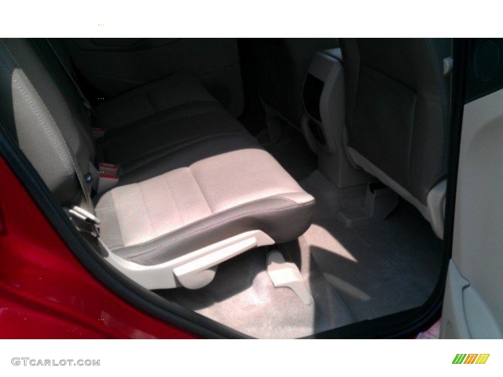 2016 Escape SE - Ruby Red Metallic / Medium Light Stone photo #13