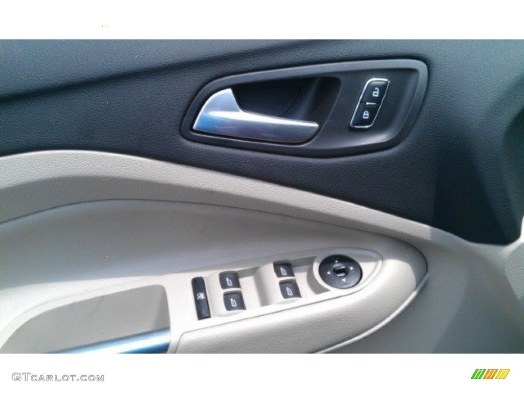 2016 Escape SE - Ruby Red Metallic / Medium Light Stone photo #23