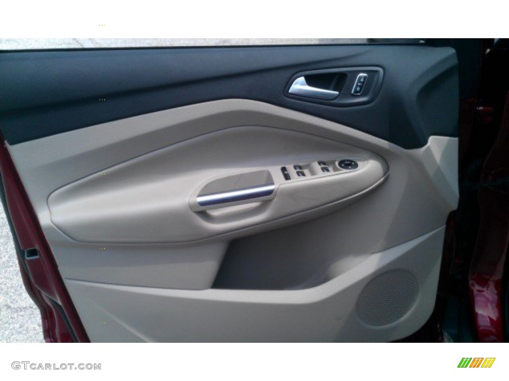 2016 Escape SE - Ruby Red Metallic / Medium Light Stone photo #24