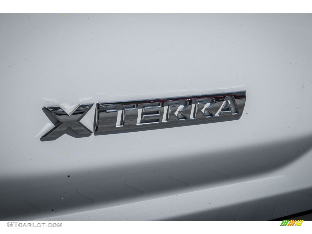 2010 Xterra X - Avalanche White / Gray photo #7