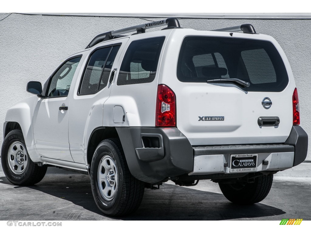 2010 Xterra X - Avalanche White / Gray photo #10