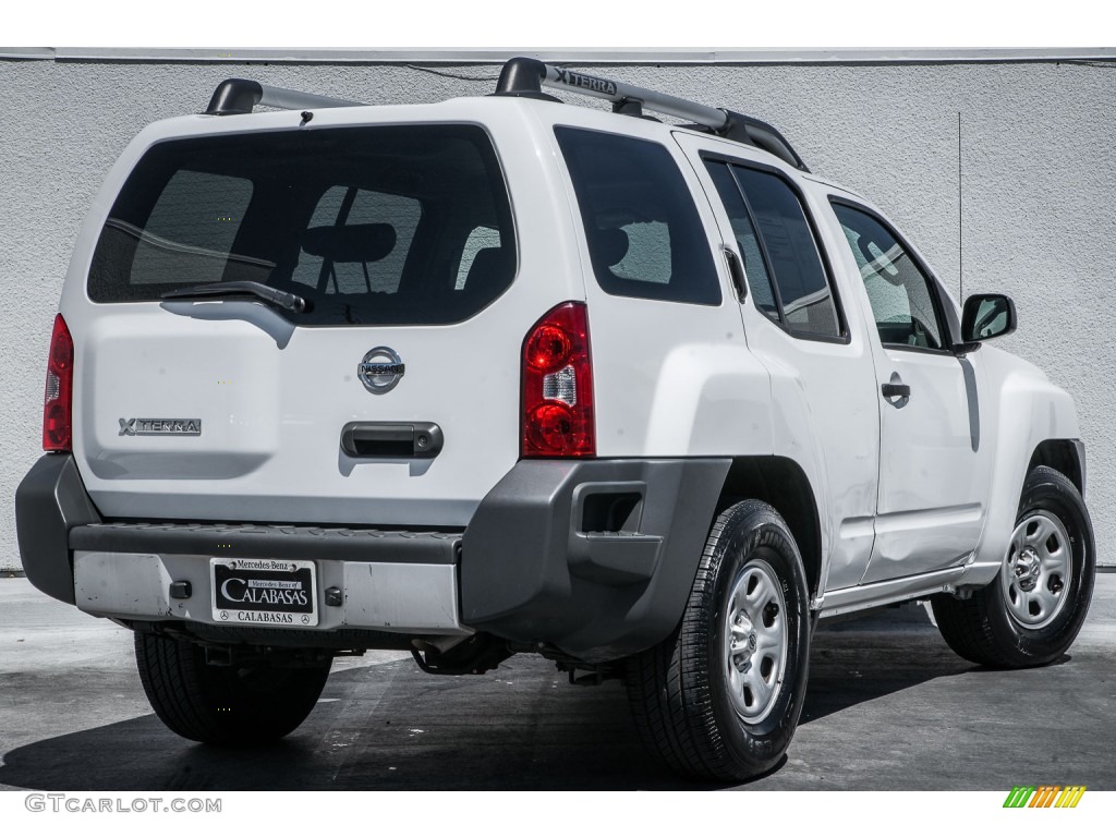 2010 Xterra X - Avalanche White / Gray photo #13