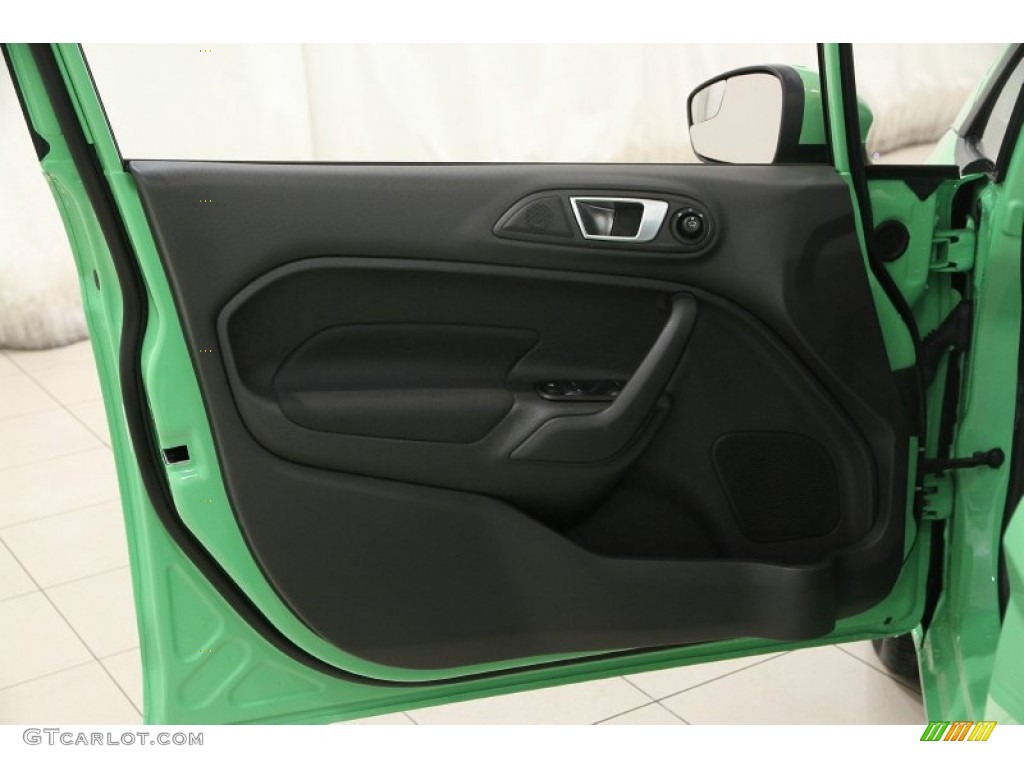 2014 Ford Fiesta SE Sedan Charcoal Black Door Panel Photo #106631227