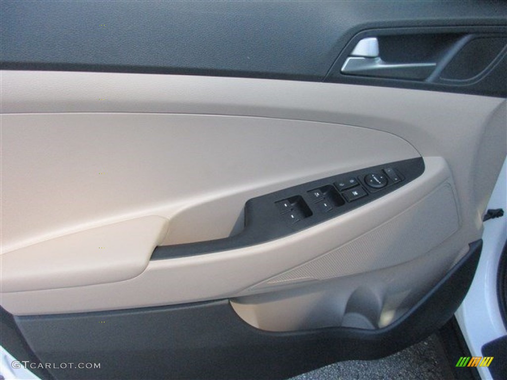 2016 Hyundai Tucson SE AWD Door Panel Photos