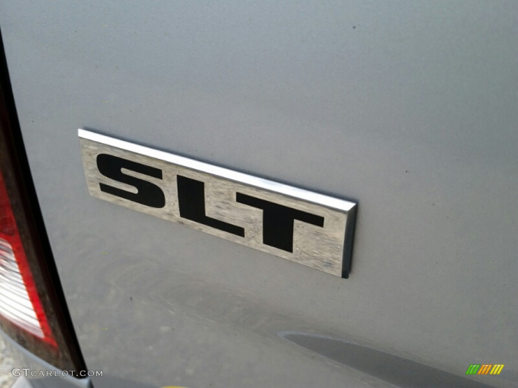 2013 1500 SLT Quad Cab 4x4 - Bright Silver Metallic / Black/Diesel Gray photo #22