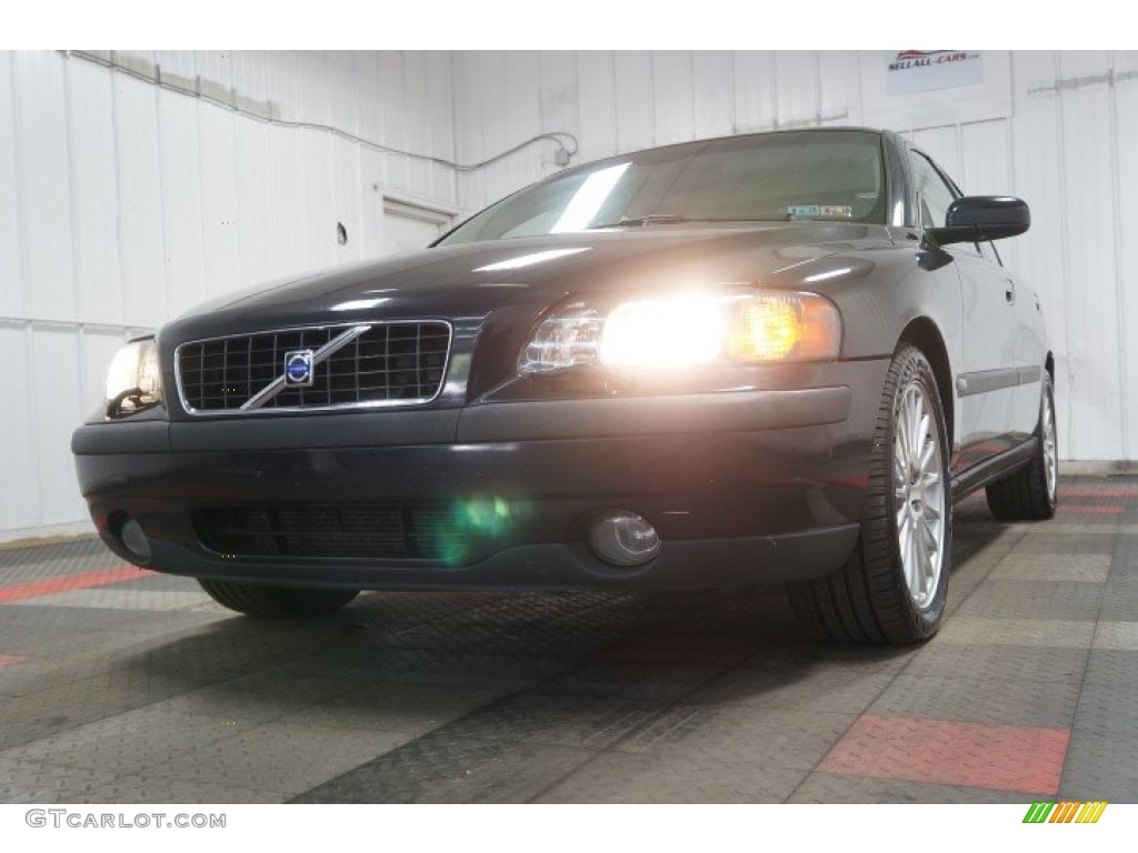 2004 S60 2.5T - Black / Graphite photo #3