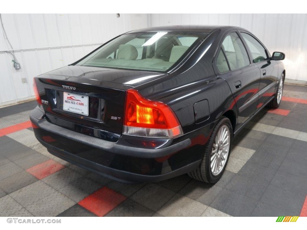 2004 S60 2.5T - Black / Graphite photo #8
