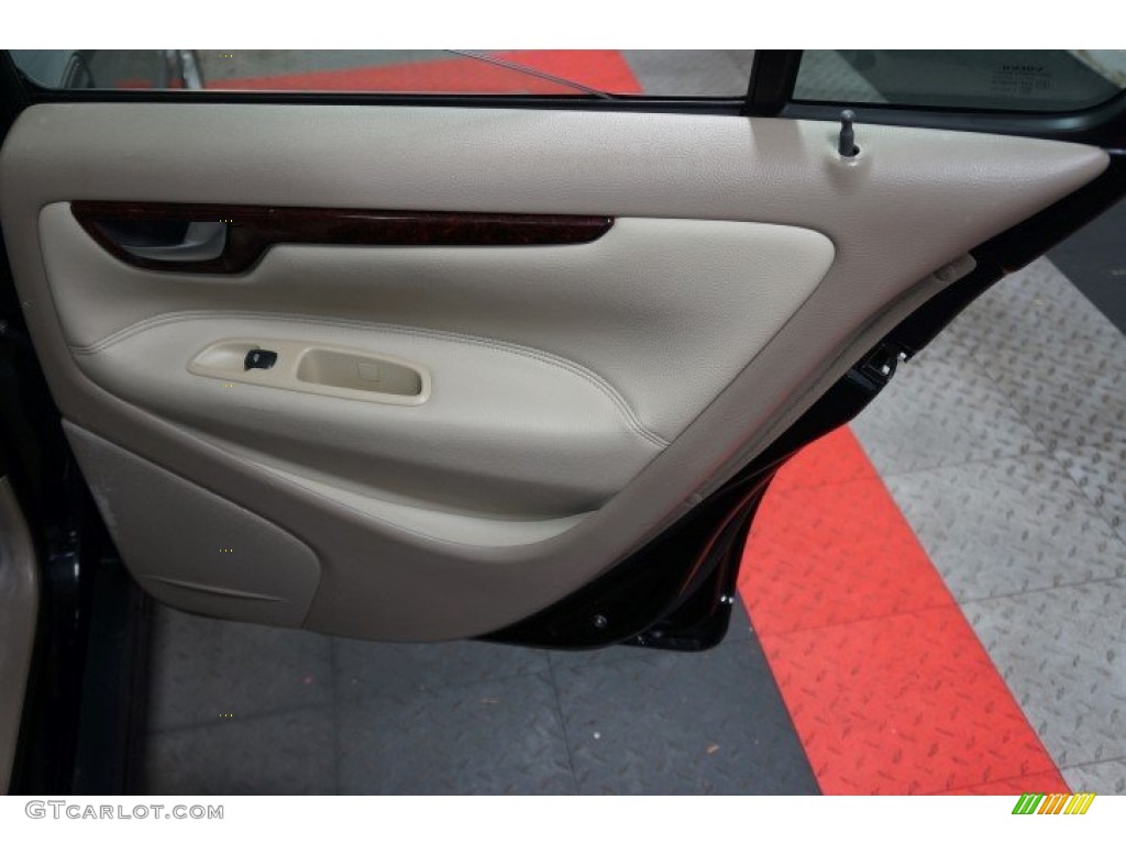 2004 S60 2.5T - Black / Graphite photo #16