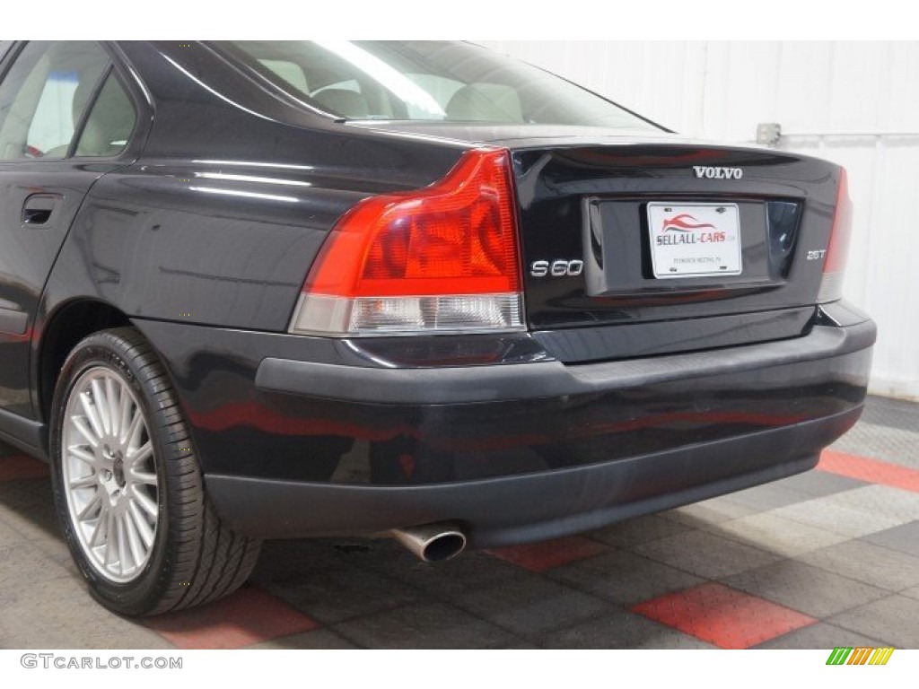 2004 S60 2.5T - Black / Graphite photo #52