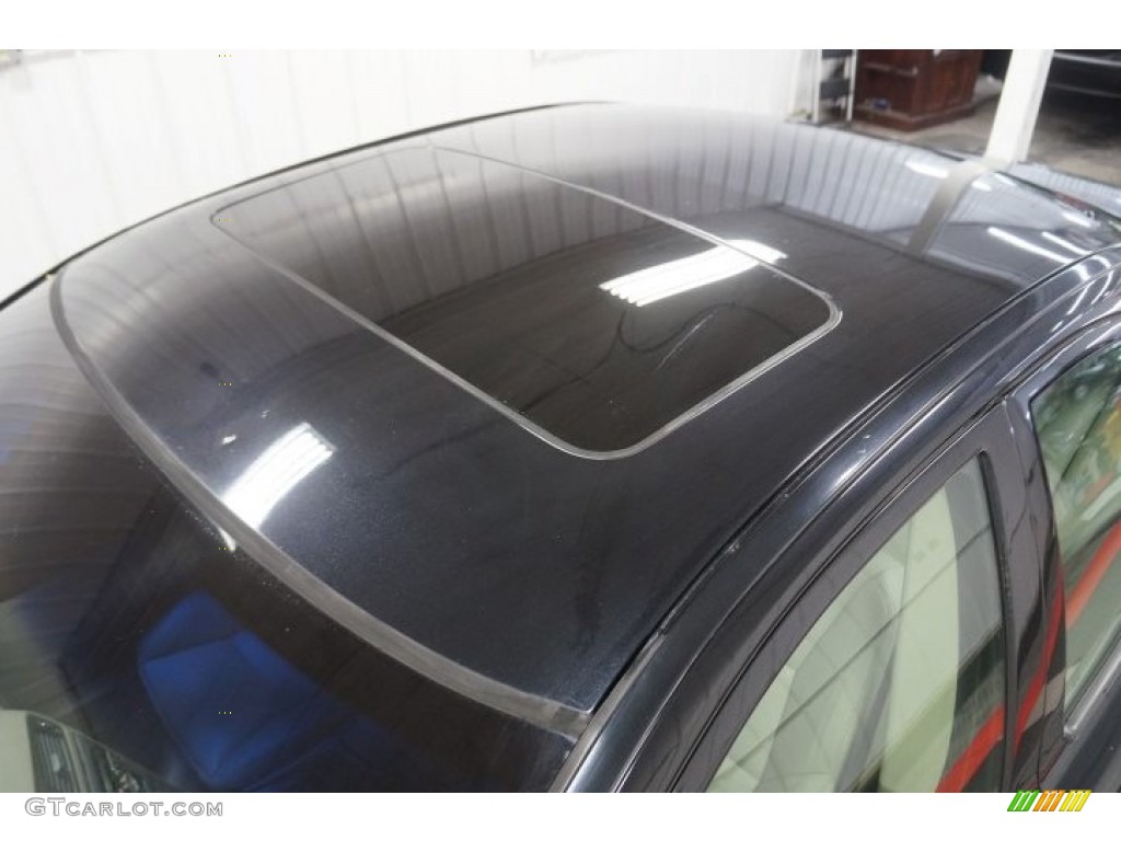 2004 S60 2.5T - Black / Graphite photo #67