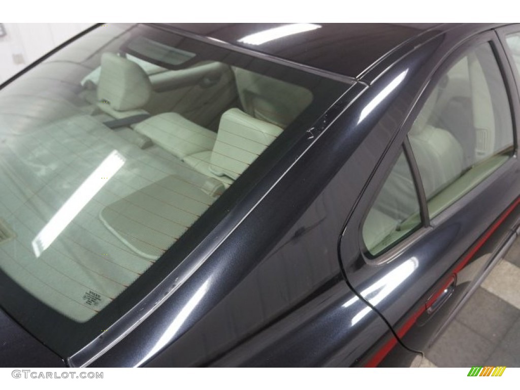 2004 S60 2.5T - Black / Graphite photo #70