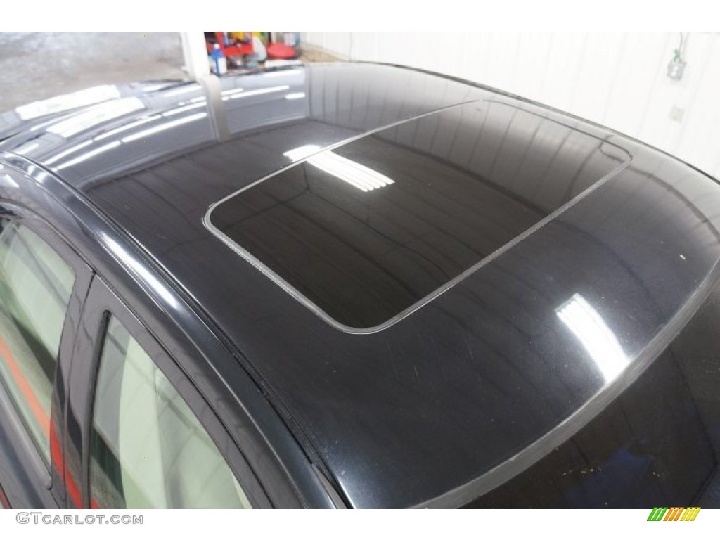 2004 S60 2.5T - Black / Graphite photo #73