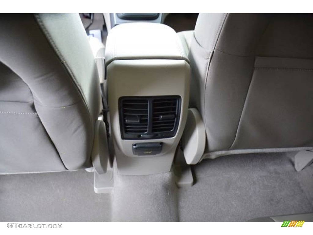 2016 Escape SE - Ruby Red Metallic / Medium Light Stone photo #13