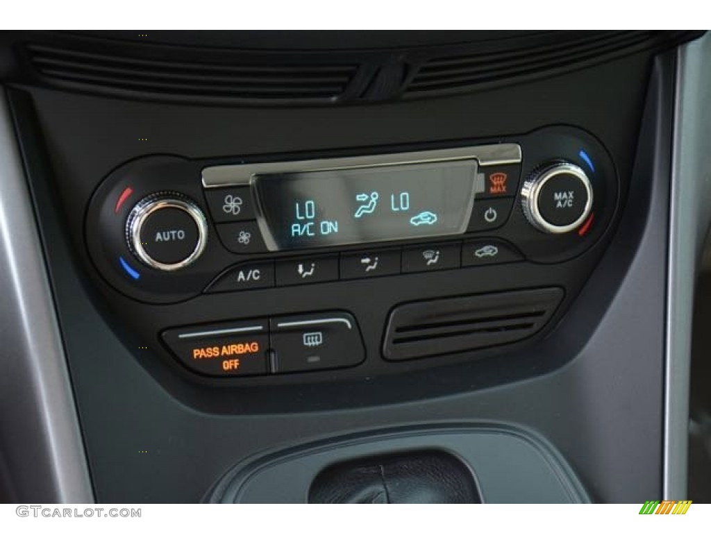 2016 Escape SE - Ruby Red Metallic / Medium Light Stone photo #26