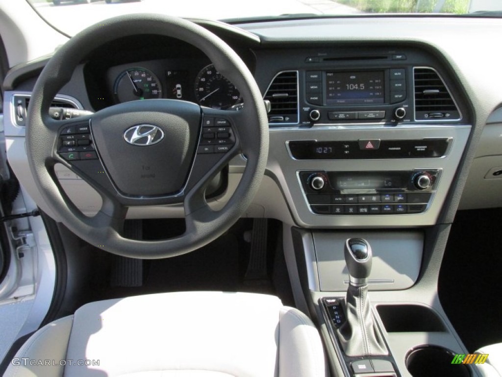 2016 Hyundai Sonata Hybrid SE Gray Dashboard Photo #106654694