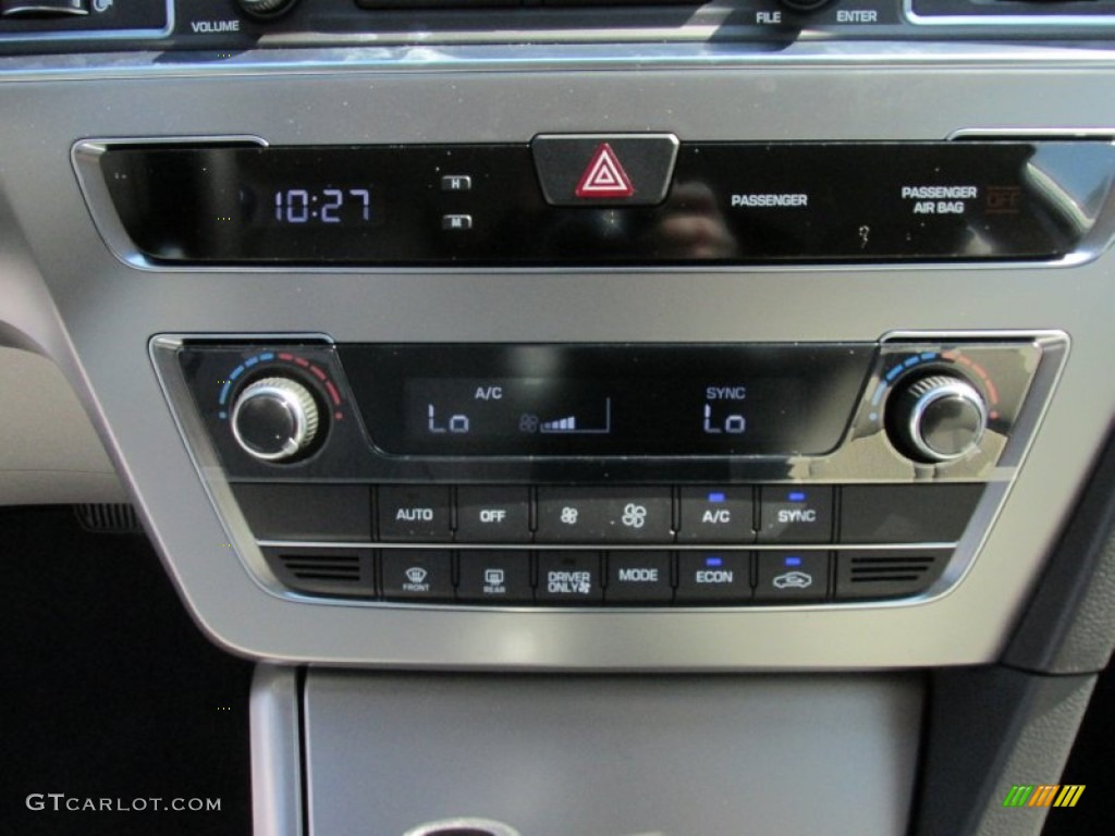 2016 Hyundai Sonata Hybrid SE Controls Photo #106654739