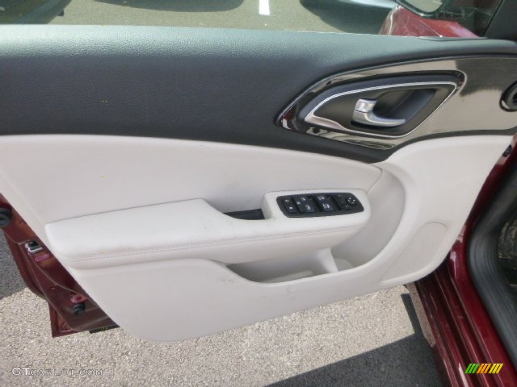 2016 Chrysler 200 C AWD Black/Linen Door Panel Photo #106661033