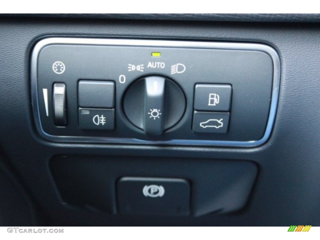 2016 Volvo XC60 T5 Drive-E Controls Photo #106670234