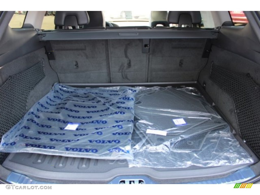2016 Volvo XC60 T6 Drive-E Trunk Photo #106672391