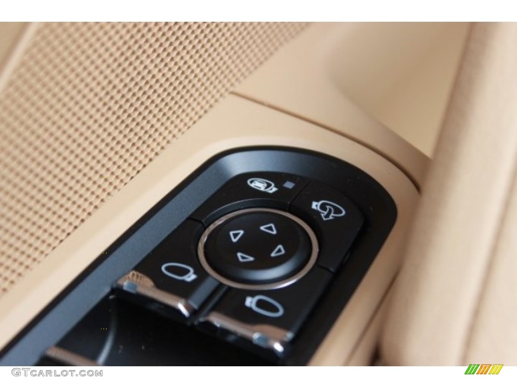 2016 Porsche Cayenne Standard Cayenne Model Controls Photo #106673435
