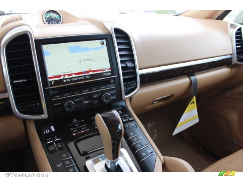 2016 Porsche Cayenne Standard Cayenne Model Luxor Beige Dashboard Photo #106673510