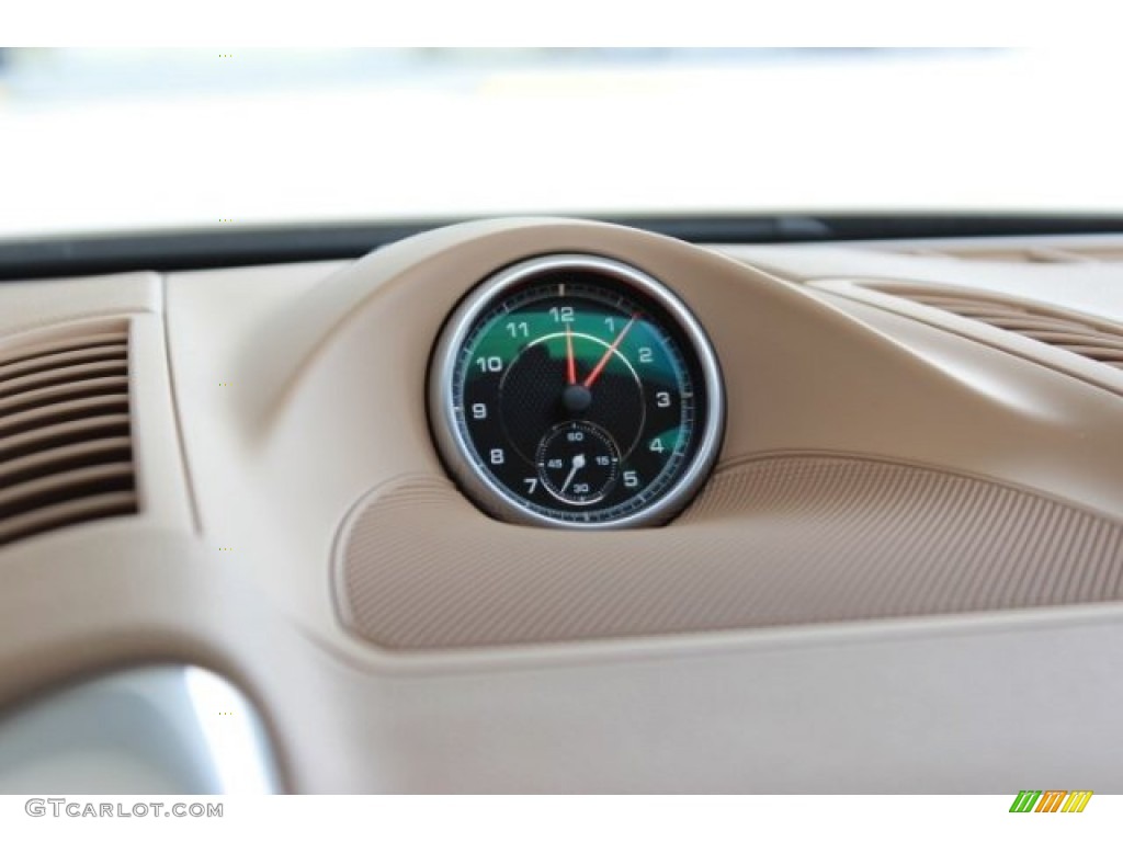 2016 Porsche Cayenne Standard Cayenne Model Gauges Photo #106673546