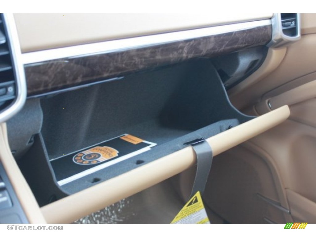 2016 Cayenne  - Palladium Metallic / Luxor Beige photo #25