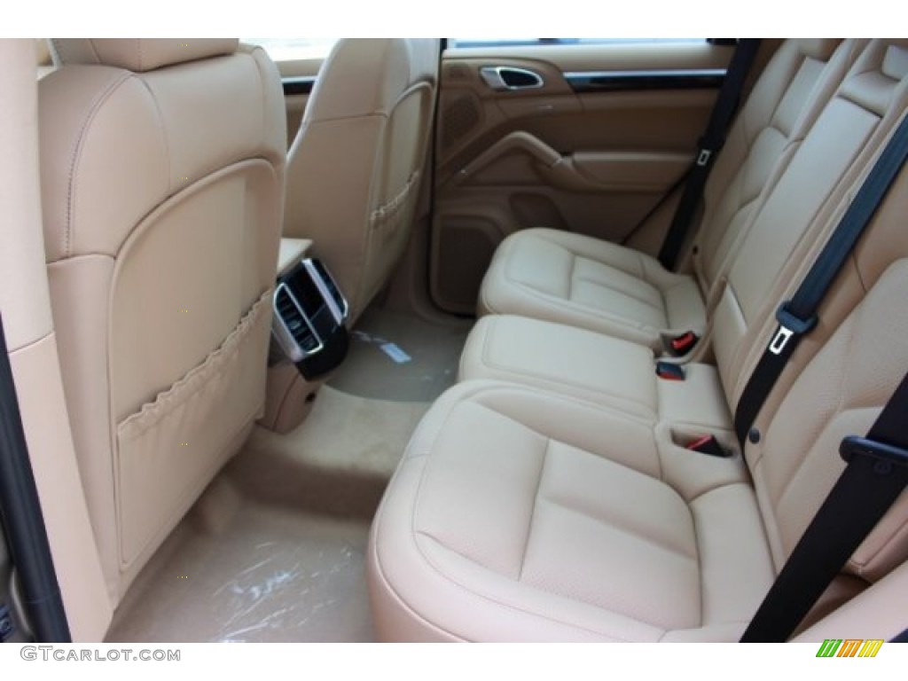 2016 Porsche Cayenne Standard Cayenne Model Rear Seat Photo #106673834
