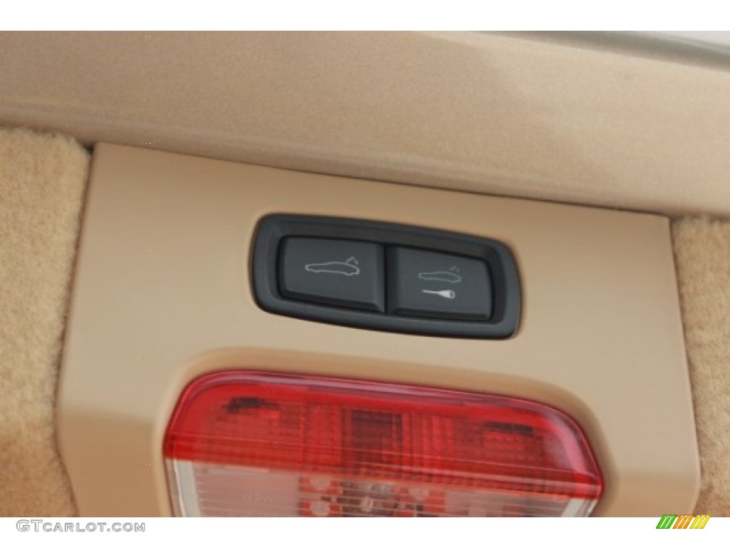 2016 Cayenne  - Palladium Metallic / Luxor Beige photo #40