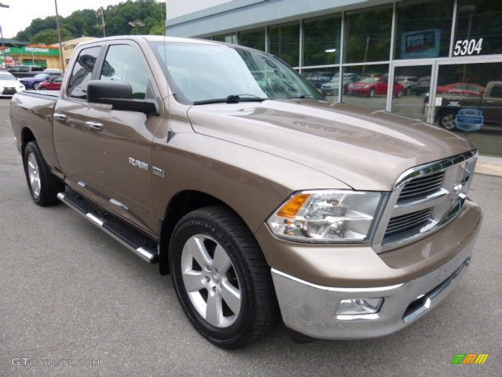 2010 Ram 1500 Big Horn Quad Cab 4x4 - Austin Tan Pearl / Light Pebble Beige/Bark Brown photo #2