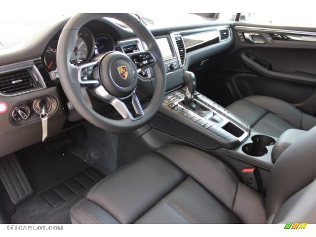 Black Interior 2016 Porsche Macan S Photo #106701937